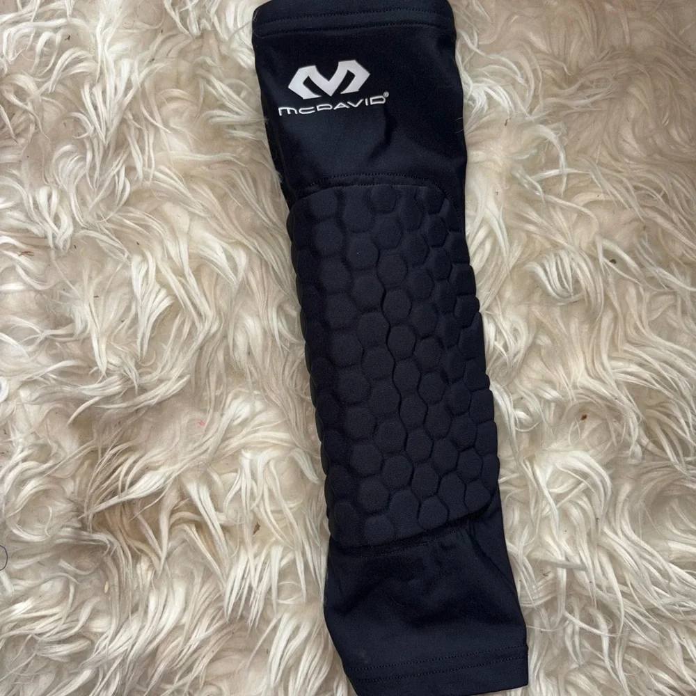 McDavid Black Honeycomb Sleeve Protective Arm Pad